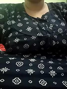 Tamil_sexy_riya from StripChat is Freechat