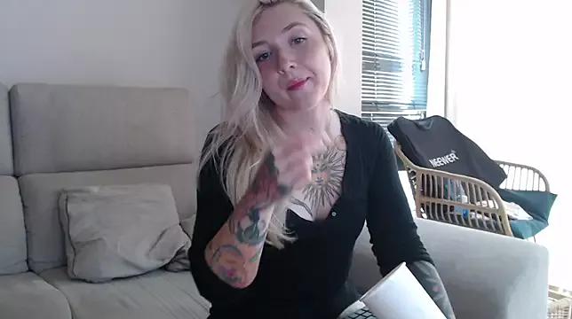 tattoobbgirl from StripChat is Freechat