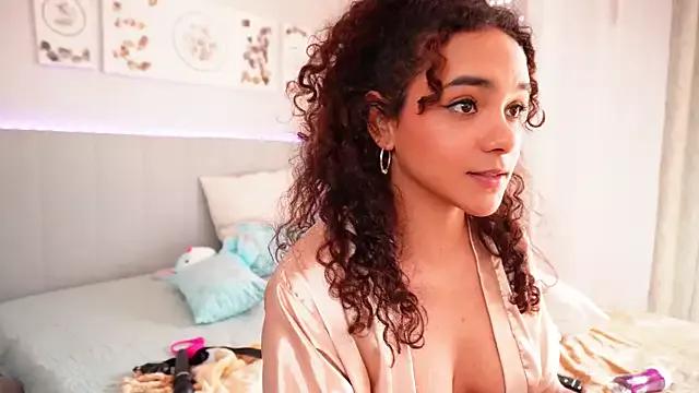 Taylor_Tina from StripChat is Freechat