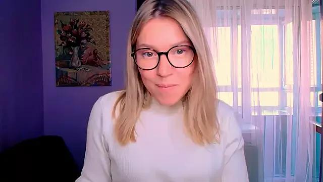 TaylorBre from StripChat is Freechat