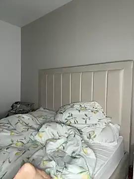 TCross25 from StripChat is Freechat