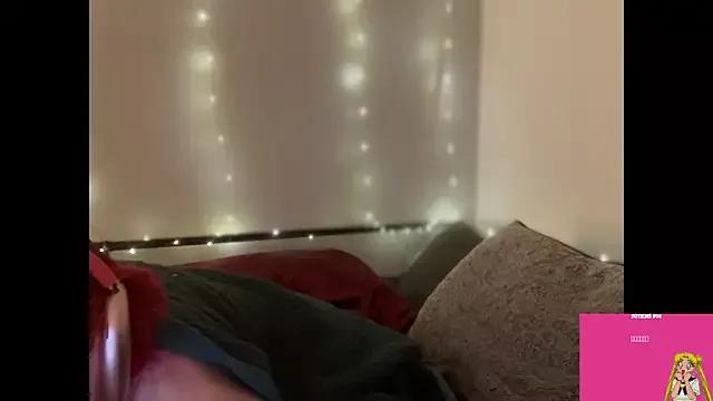 thatlittlefoxx from StripChat is Freechat