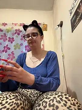 TheBlondeKitty from StripChat is Freechat