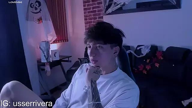 Thomass_clark from StripChat is Freechat