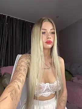 Tiffany_Kissss from StripChat is Freechat