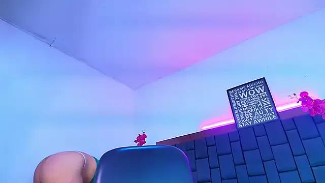 Tina_Heartt from StripChat is Freechat
