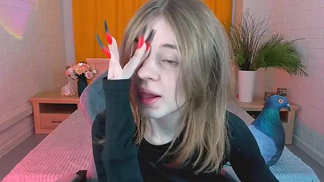 TinaDavil from StripChat is Freechat