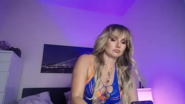 Tinkerbell822 from StripChat is Freechat