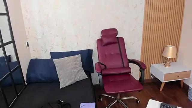 Check-out our cam rooms range and converse on a personal level with our delicious livecams streamers, showing off their spicy curves and toys.