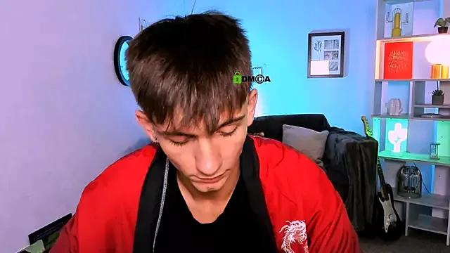 tobi_yours from StripChat is Freechat