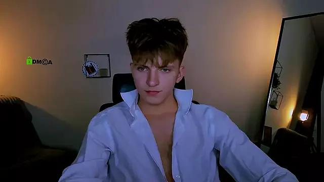 travis_wolf_ from StripChat is Freechat