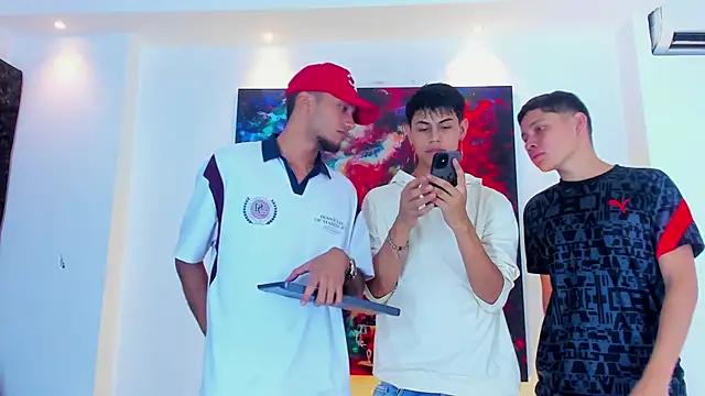 Twinks_Bigcock_ from StripChat is Freechat