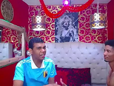 TWOBOYSPEINHOT from StripChat is Freechat