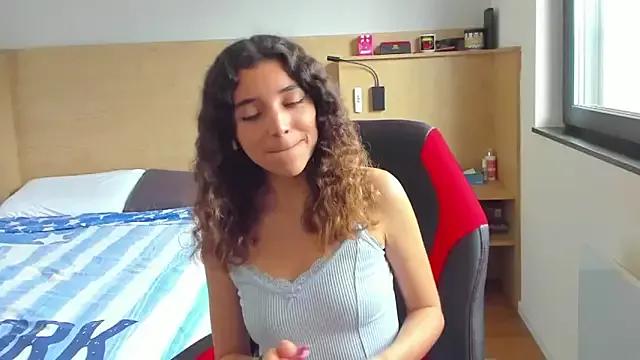 uniquerossie from StripChat is Freechat