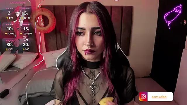 Check-out our cam rooms range and converse on a personal level with our delicious livecams streamers, showing off their spicy curves and toys.