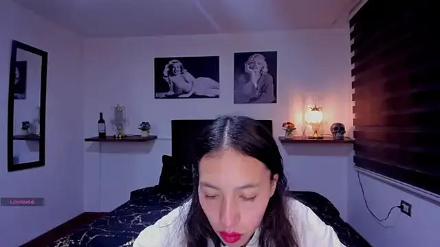 Valeria_roussi from StripChat is Freechat