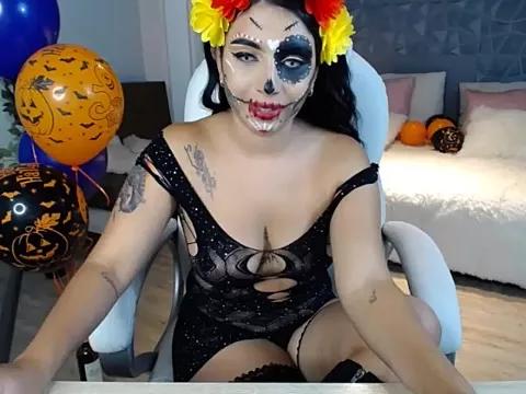Check-out our cam rooms range and converse on a personal level with our delicious livecams streamers, showing off their spicy curves and toys.