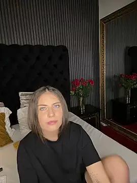 VanessaHart from StripChat is Freechat