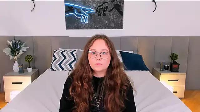 VelvetVixenCute from StripChat is Freechat