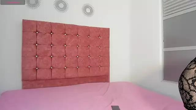 venus_firekiss from StripChat is Freechat