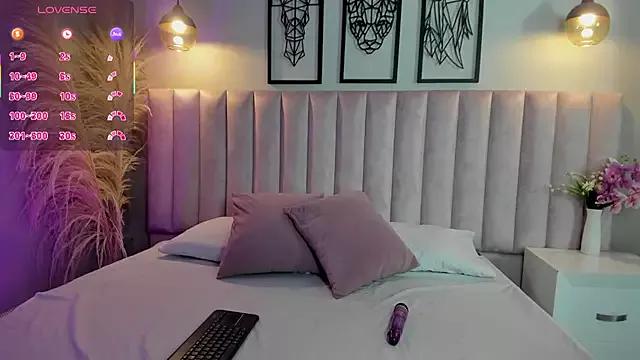Venus_hall from StripChat is Freechat