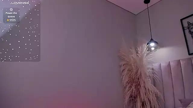 Venus_hall from StripChat is Freechat