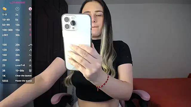 Veronika__Winslow_ from StripChat is Freechat