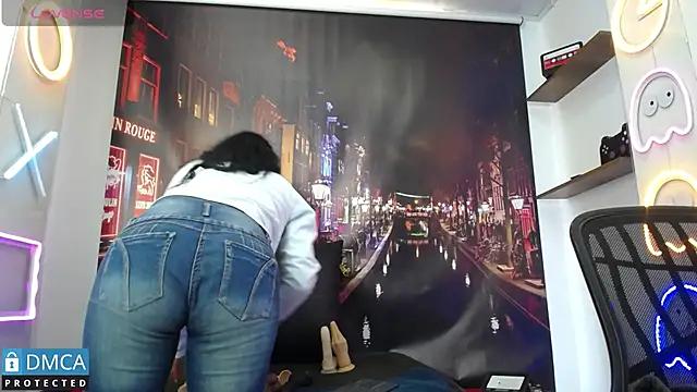 Check-out our cam rooms range and converse on a personal level with our delicious livecams streamers, showing off their spicy curves and toys.