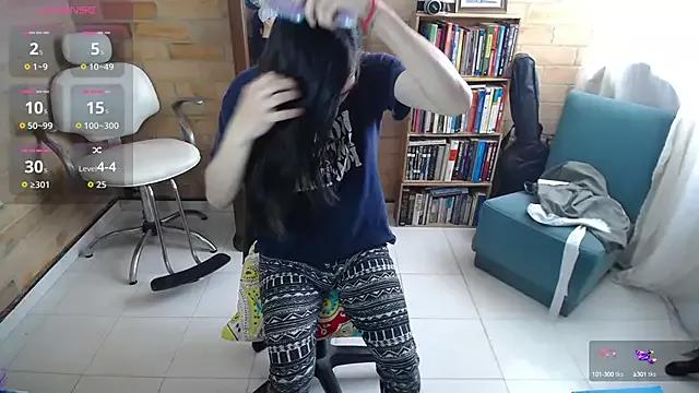 VioletaGomez_Co from StripChat is Freechat