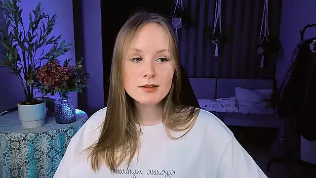VivienLeeigh from StripChat is Freechat
