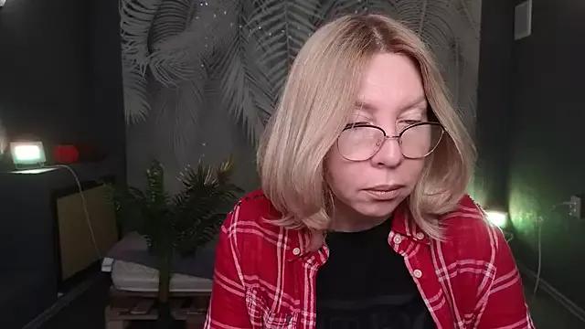 Wendy_Waves from StripChat is Freechat