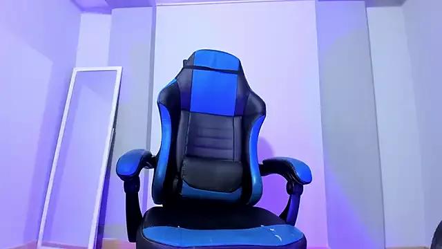 Check-out our cam rooms range and converse on a personal level with our delicious livecams streamers, showing off their spicy curves and toys.