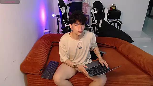 WildBross from StripChat is Freechat