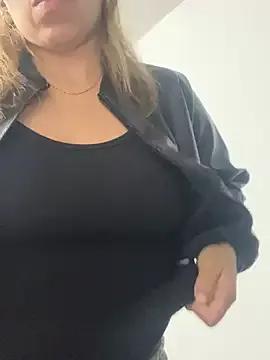 WilliamsKaily_ from StripChat is Freechat