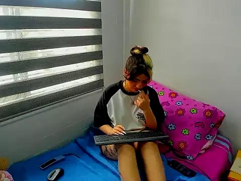Willow_Rosse from StripChat is Freechat