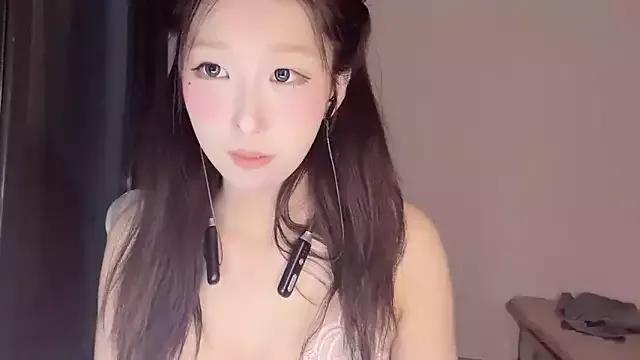 winnie22- from StripChat is Freechat
