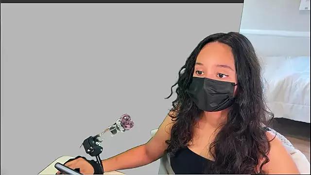 WinnieRin from StripChat is Freechat