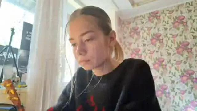 Witching_Moon from StripChat is Freechat