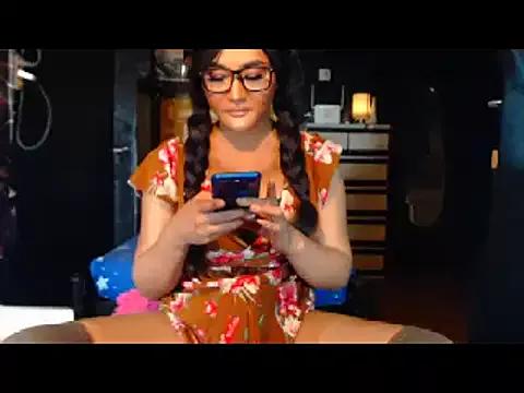 xBigSURPRISEkirax from StripChat is Freechat