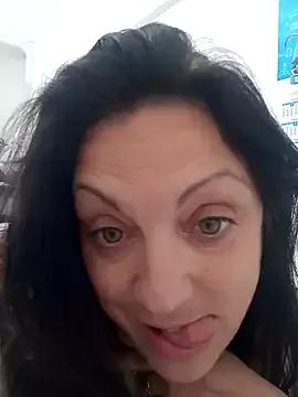 XNaughtysouthlondonMILFXX from StripChat is Freechat