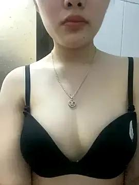 Xu_Xubaby from StripChat is Freechat
