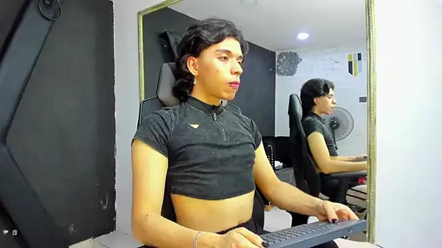 YarisWhite from StripChat is Freechat