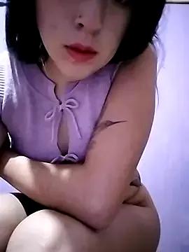 YessANNY from StripChat is Freechat