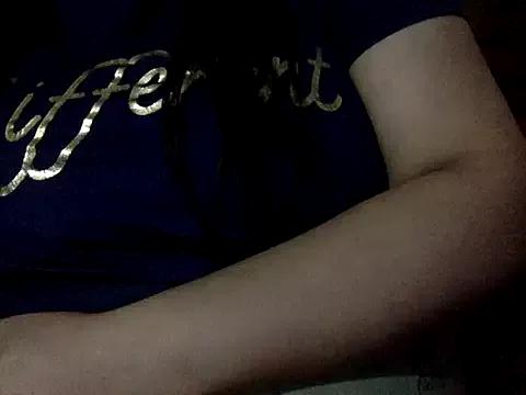 your-luu from StripChat is Freechat