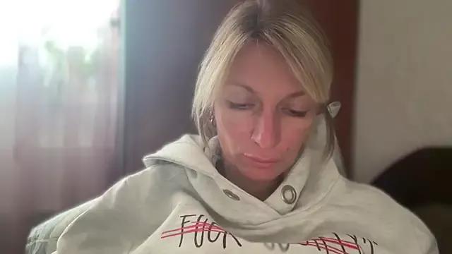 Your_Dayana from StripChat is Freechat