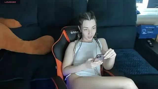 your_kristi_love from StripChat is Freechat