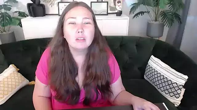 Your_Linda from StripChat is Freechat