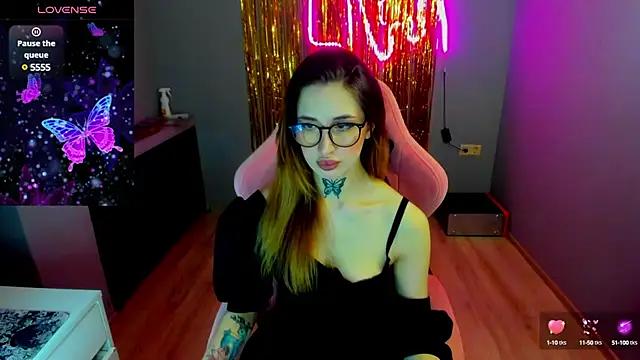 Check-out our cam rooms range and converse on a personal level with our delicious livecams streamers, showing off their spicy curves and toys.