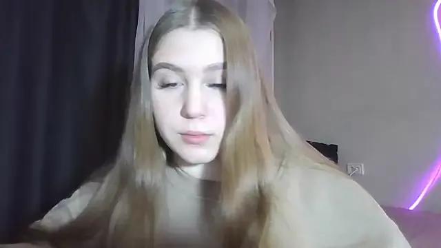 yourhoney_Lola_ from StripChat is Freechat