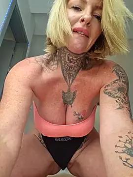 Photos of YourMommyBlair from StripChat is Freechat